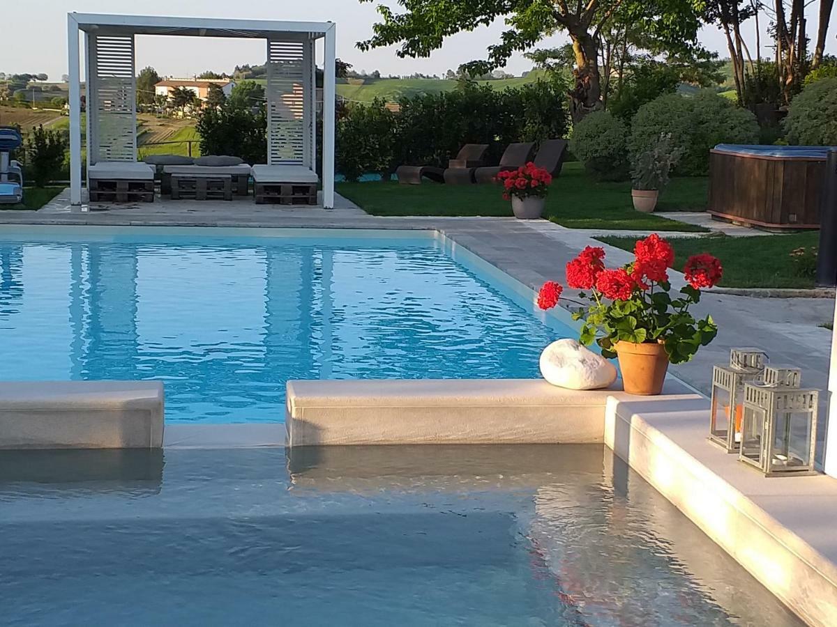 Le Maracla Country House Iesi Exterior photo