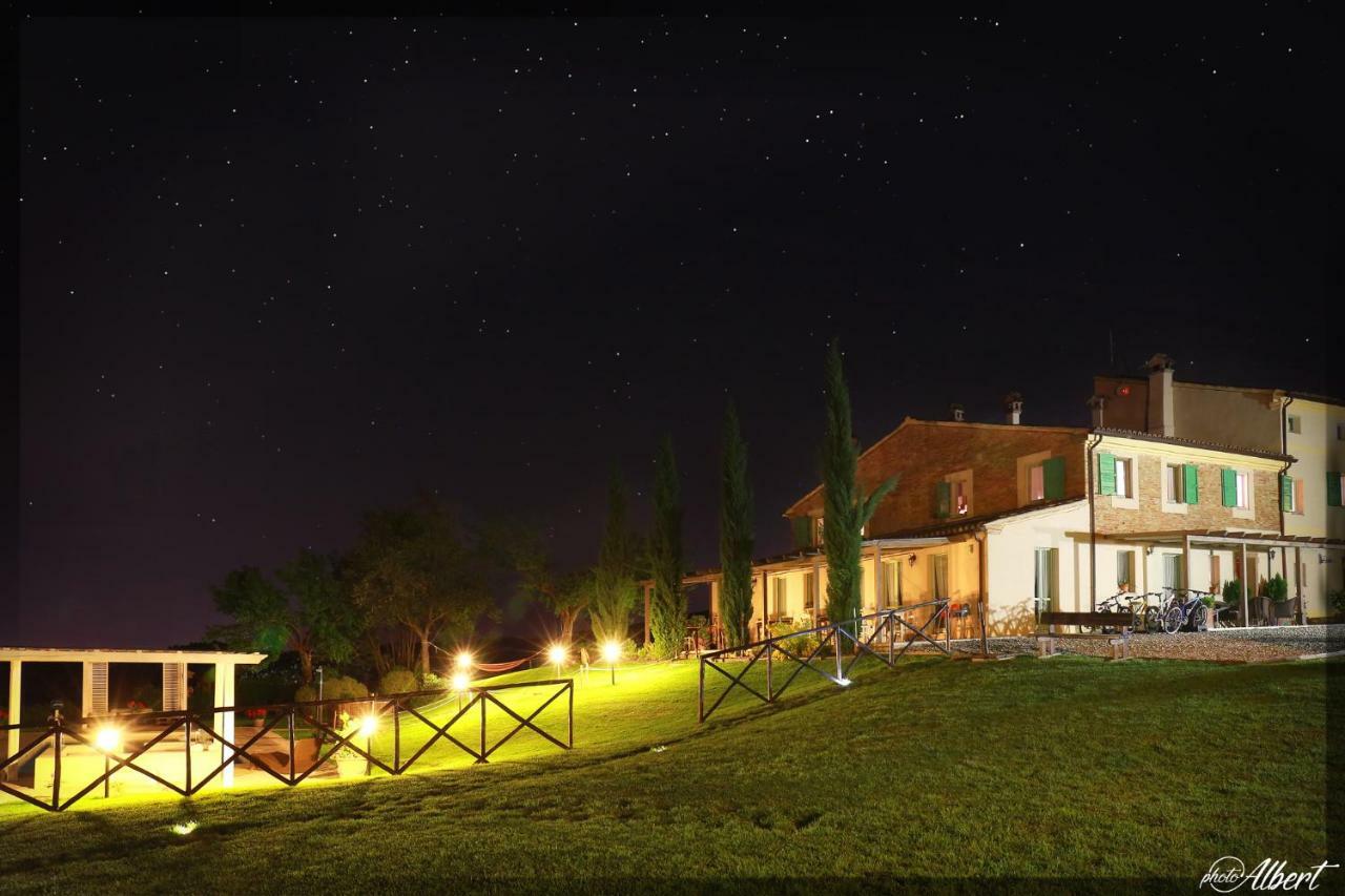 Le Maracla Country House Iesi Exterior photo