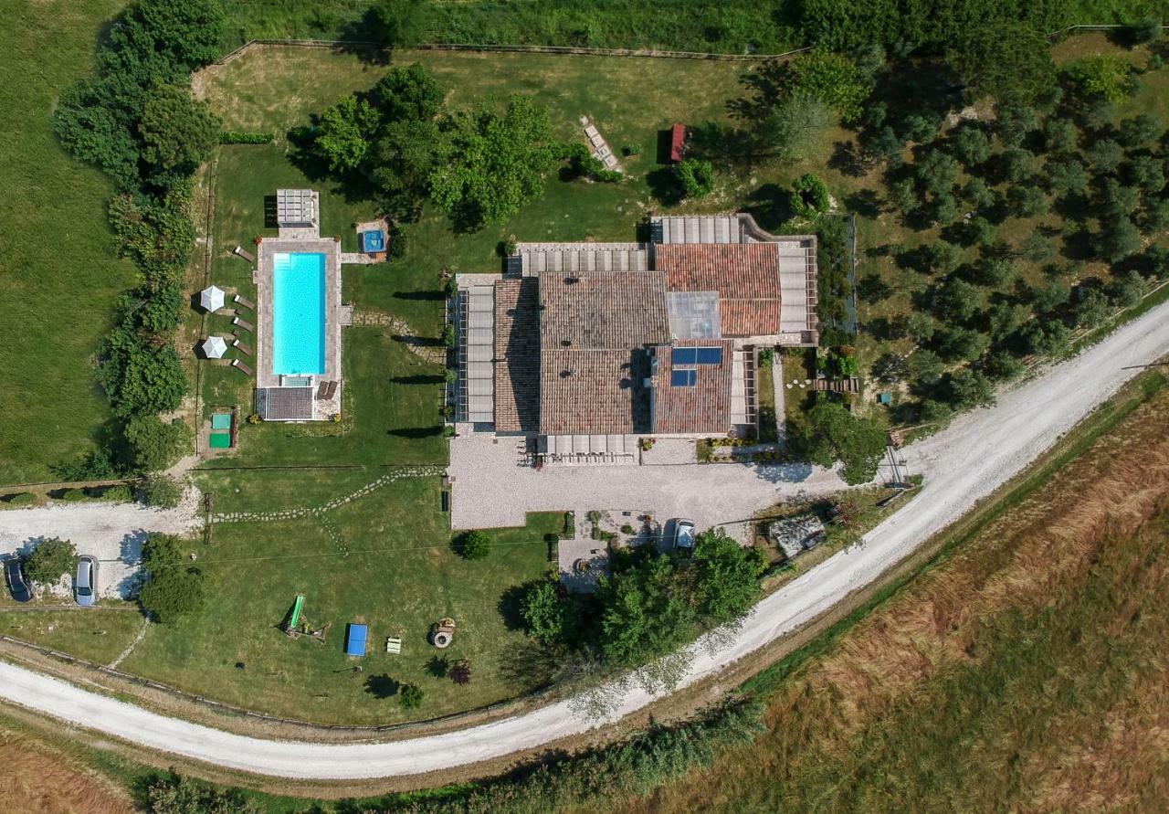 Le Maracla Country House Iesi Exterior photo