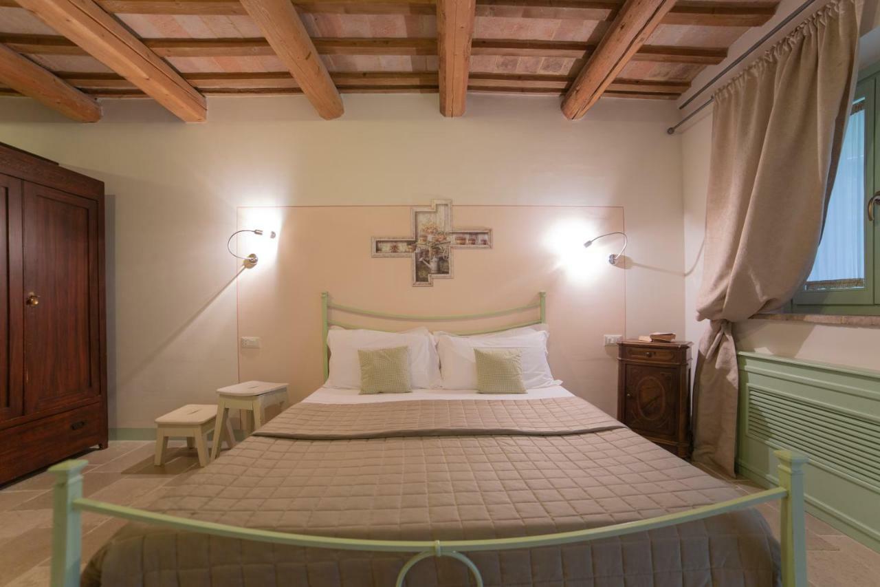 Le Maracla Country House Iesi Exterior photo